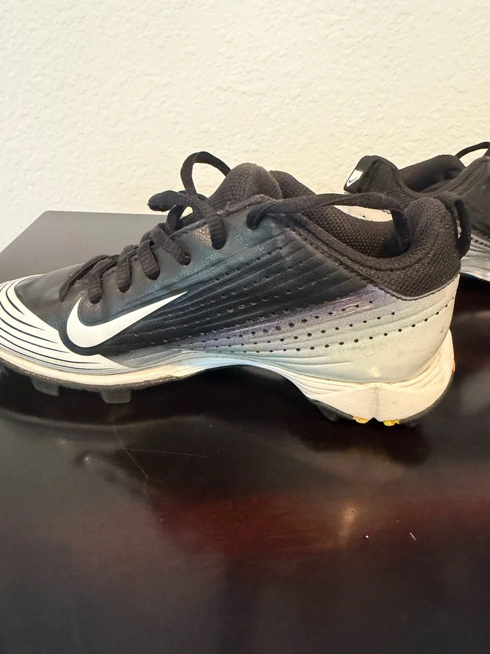 Nike Vapor Keystone 2 Low Youth Baseball Cleats Size 1Y Black White Fastflex